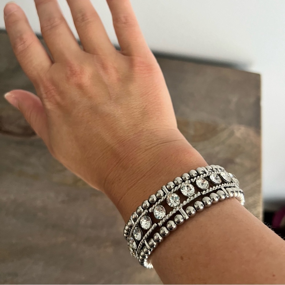 🍭6/$30 Rhinestone studded silver tone cuff bracelet